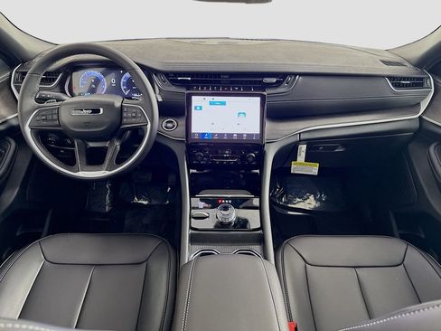 New 2025 Jeep Grand Cherokee Limited w/ Black Appearance Package image 28