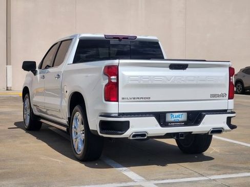 Used 2022 Chevrolet Silverado 1500 High Country w/ High Country Premium Package AWD/4WD image 7