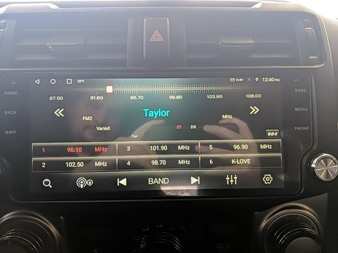 Used 2017 Toyota 4Runner SR5 Premium image 18