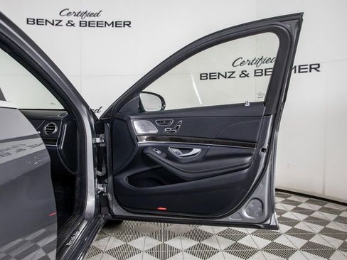 Used 2015 Mercedes-Benz S 550 Sedan image 17