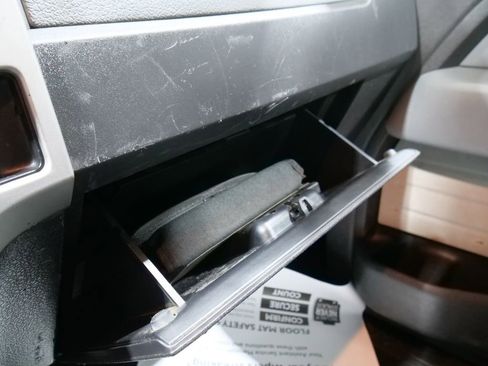 Used 2011 Ford F150 XLT w/ XLT Chrome Pkg image 35