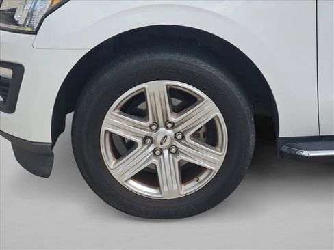 Used 2020 Ford Expedition XLT w/ Equipment Group 202A RWD image 14