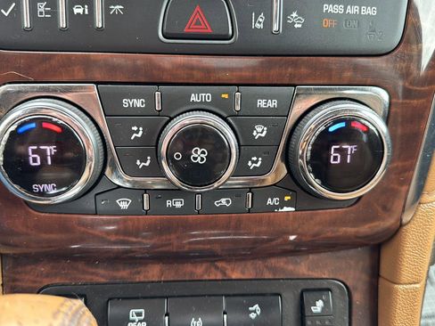 Used 2017 Buick Enclave Leather AWD/4WD image 18