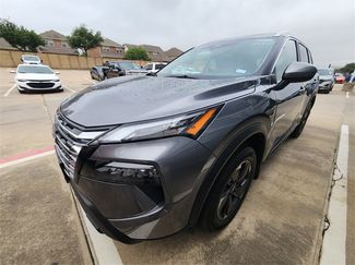 Used 2025 Nissan Rogue SV w/ SV Premium Package FWD video 2
