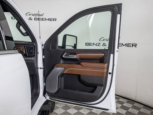Used 2024 GMC Sierra 2500 Denali Ultimate image 18
