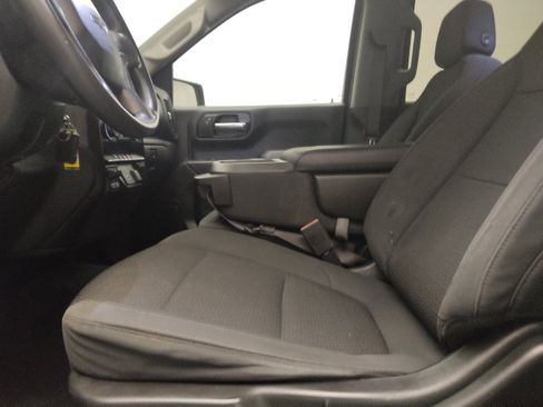 Used 2020 Chevrolet Silverado 1500 Custom Trail Boss w/ Custom Convenience Package AWD/4WD image 17