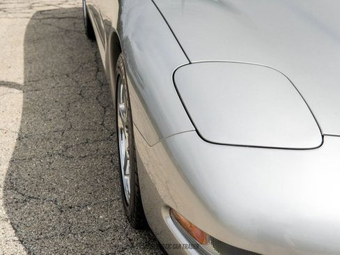 Used 2004 Chevrolet Corvette Coupe w/ Roof Package RWD image 84