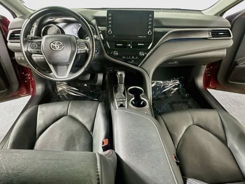 Used 2021 Toyota Camry XLE FWD image 18