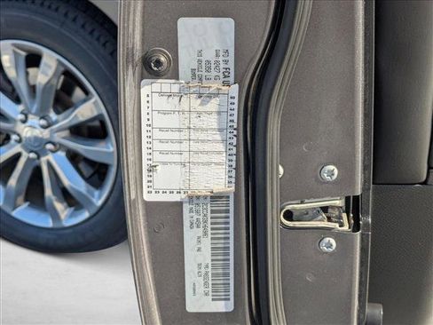 Used 2019 Chrysler 300 Limited image 23