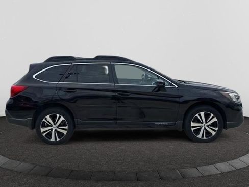 Used 2018 Subaru Outback 2.5i Limited image 2