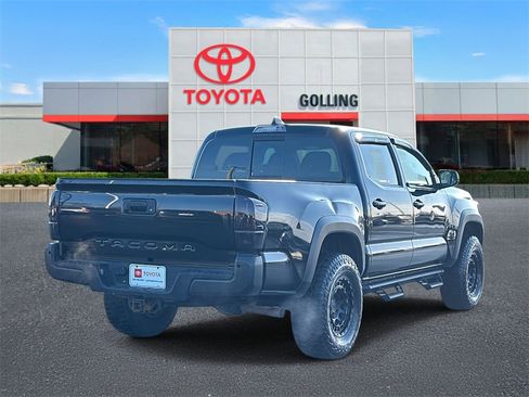 Used 2022 Toyota Tacoma TRD Off-Road image 5