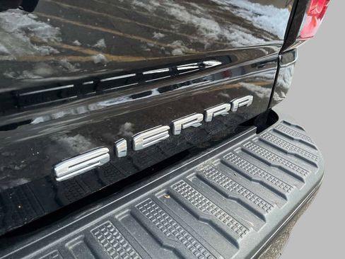 Used 2021 GMC Sierra 3500 Denali w/ Denali Black Diamond Edition image 11