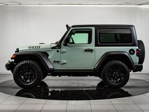 Used 2023 Jeep Wrangler Willys image 5