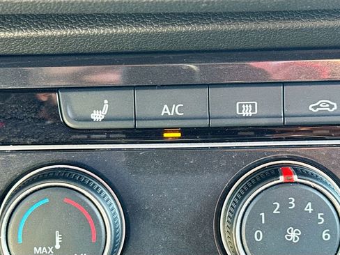 Used 2024 Volkswagen Tiguan S image 21