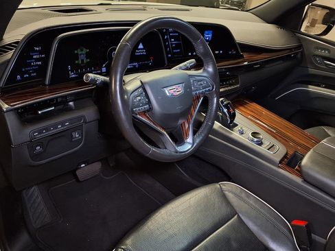 Certified 2022 Cadillac Escalade ESV Premium Luxury AWD/4WD image 3