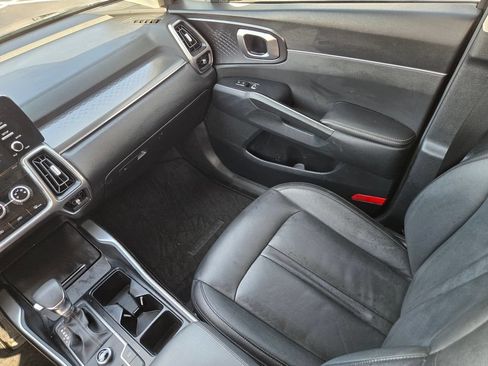 Used 2023 Kia Sorento LX FWD image 15
