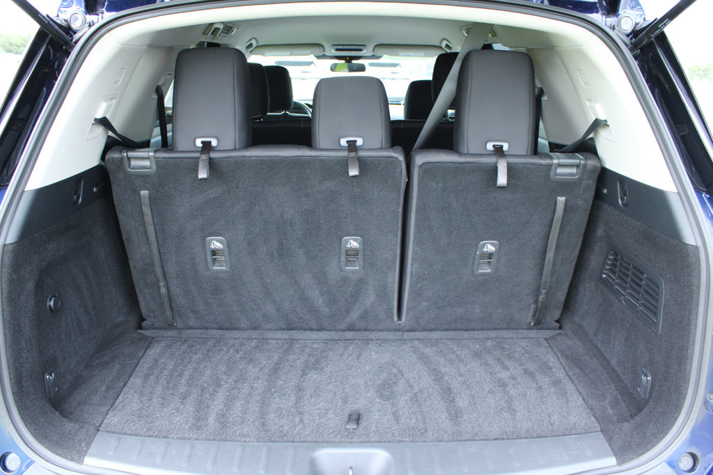 Used 2022 Nissan Pathfinder SV AWD/4WD image 11