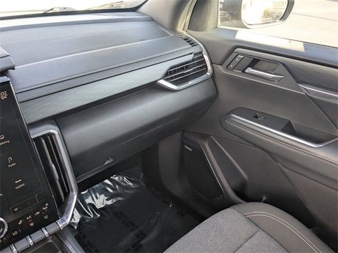 Used 2025 GMC Acadia Elevation image 17