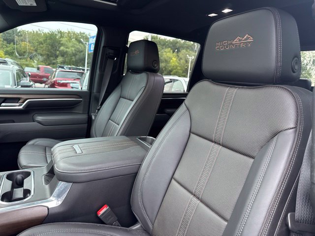 Used 2026 Chevrolet Silverado 2500 High Country w/ High Country Premium Package AWD/4WD image 10