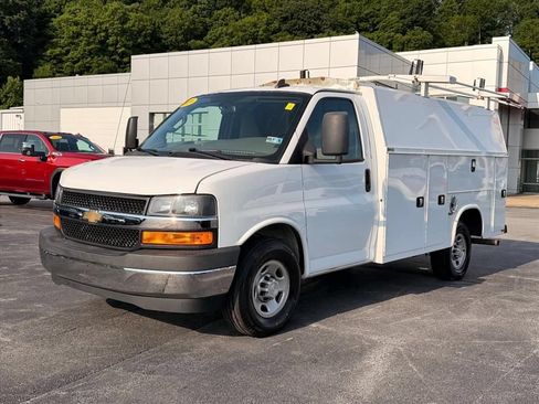 Used 2019 Chevrolet Express 3500 w/ Power Convenience Package RWD image 16