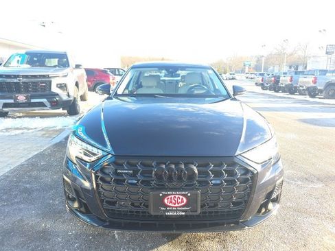 Used 2024 Audi A8 L 3.0T image 2