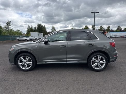 Used 2023 Audi Q3 2.0T Premium Plus w/ Premium Plus Package AWD/4WD image 4