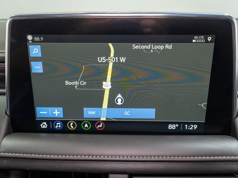 Used 2021 GMC Yukon XL SLT w/ SLT Premium Package AWD/4WD image 18