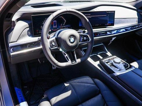 Used 2025 BMW 740i xDrive image 10