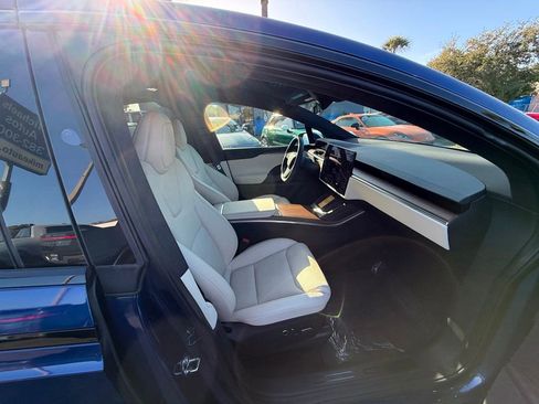 Used 2023 Tesla Model X image 32