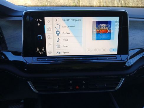New 2026 Volkswagen Atlas SE FWD image 18