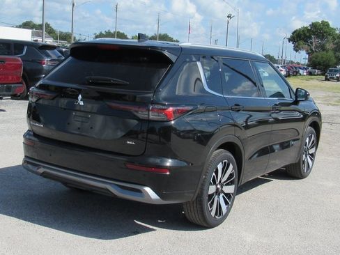 New 2025 Mitsubishi Outlander SEL image 3