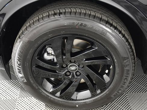 Certified 2025 Land Rover Discovery Sport Dynamic SE AWD/4WD image 11