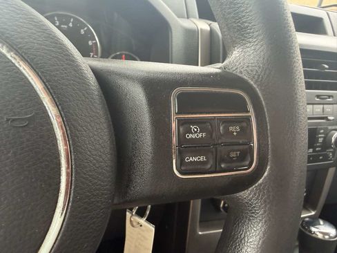 Used 2012 Jeep Liberty Sport AWD/4WD image 38