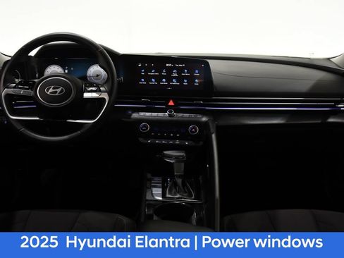 Certified 2025 Hyundai Elantra SEL FWD image 9
