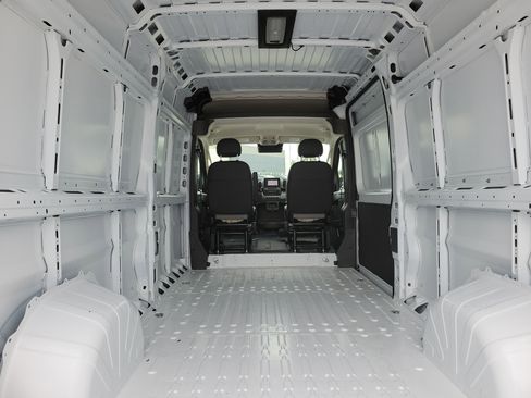 Used 2026 RAM ProMaster 2500 w/ Convenience Group FWD image 14