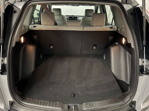 Used 2021 Honda CR-V LX image 9