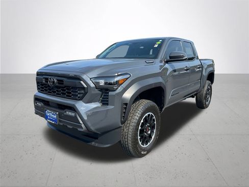 Used 2025 Toyota Tacoma TRD Off-Road w/ TRD Off Road Upgrade Package AWD/4WD image 2