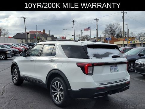 Used 2025 Ford Explorer ST-Line image 3