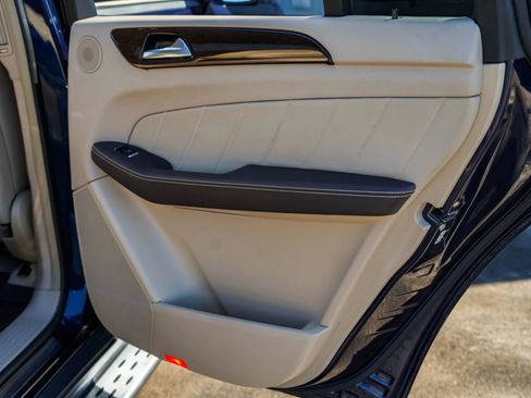 Used 2015 Mercedes-Benz GL 320 BlueTEC 4MATIC image 30