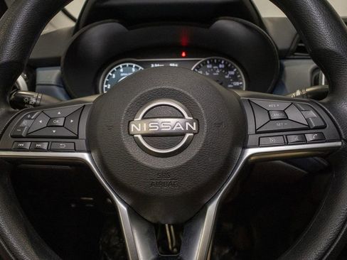 Used 2023 Nissan Versa SV image 16