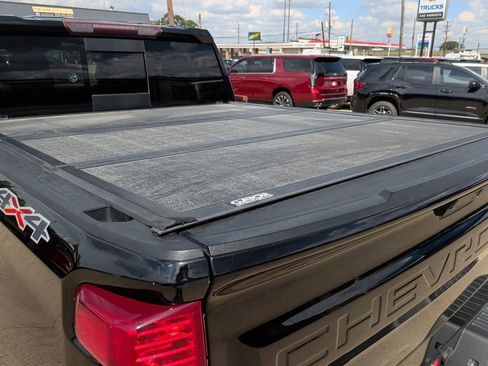 Used 2020 Chevrolet Silverado 1500 LT w/ Texas Edition image 41