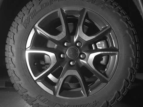 Used 2025 Jeep Compass Trailhawk AWD/4WD image 13
