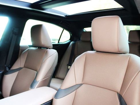 Used 2024 Lexus ES 350 w/ Premium Package FWD image 16