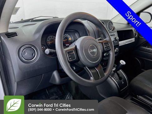 Used 2017 Jeep Compass Sport w/ Power Value Group AWD/4WD image 3