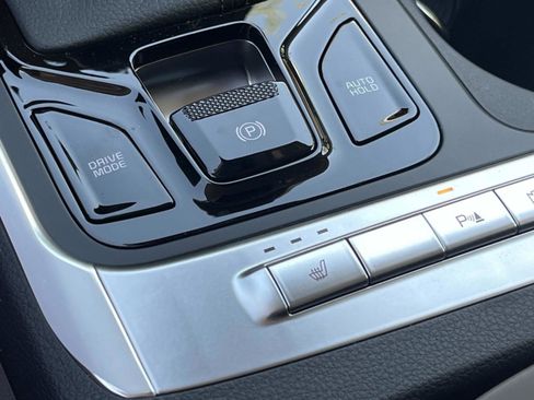 New 2026 Kia Carnival EX FWD image 32