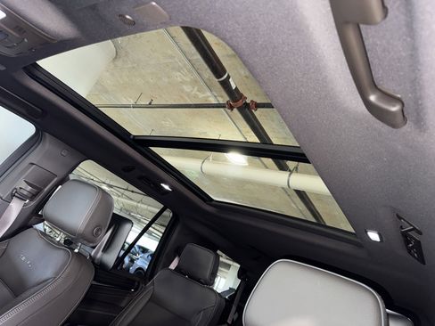 Used 2024 GMC Yukon Denali w/ Advanced Technology Package image 36