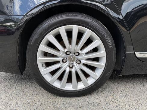 Used 2013 Lexus LS 460 w/ Comfort Pkg RWD image 11