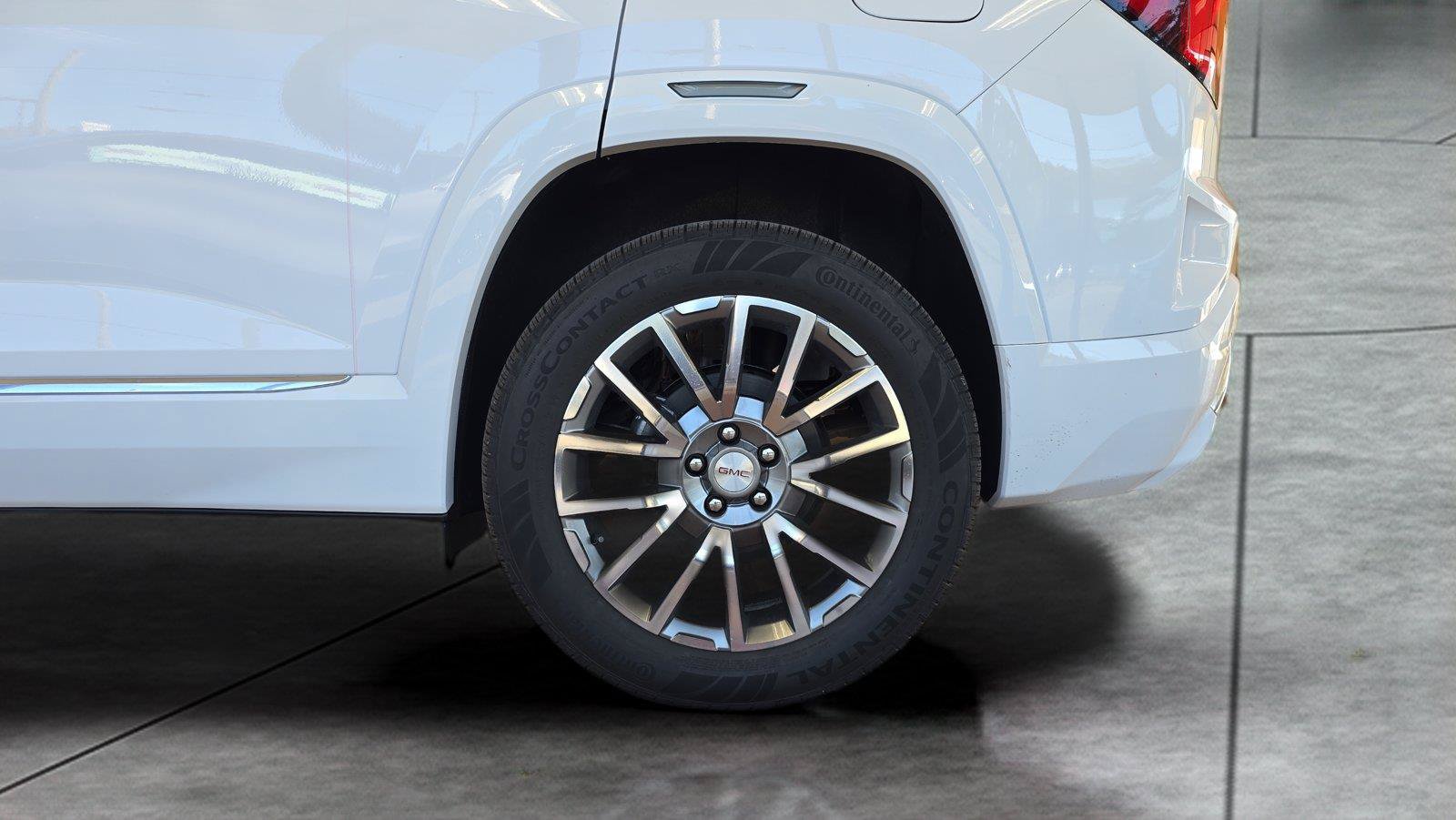 New 2027 GMC Terrain Denali w/ LPO, Floor Liner Package AWD/4WD image 32