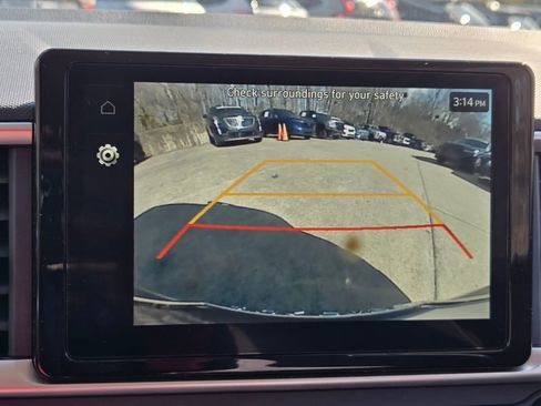 Used 2025 Hyundai Venue Limited image 24