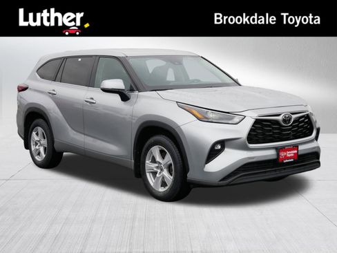 Used 2024 Toyota Highlander LE image 1